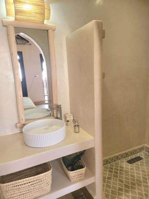 Riad Isahiac Avec Piscine En Exclusivite Marrakesh Ngoại thất bức ảnh