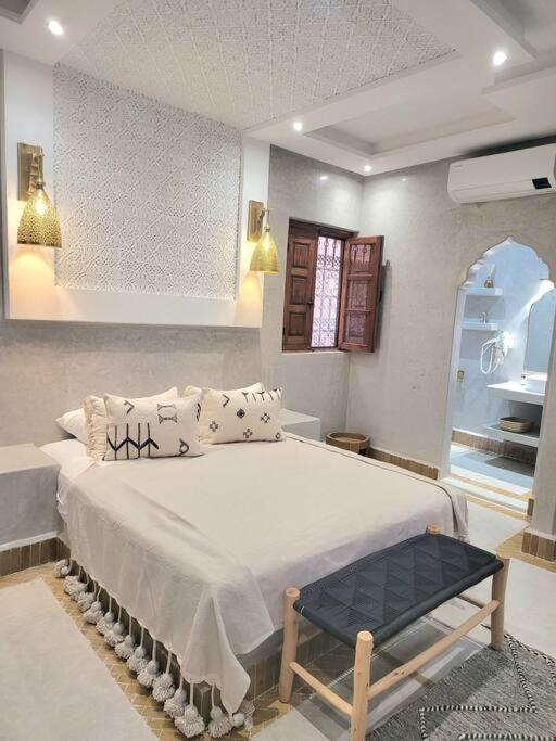 Riad Isahiac Avec Piscine En Exclusivite Marrakesh Ngoại thất bức ảnh