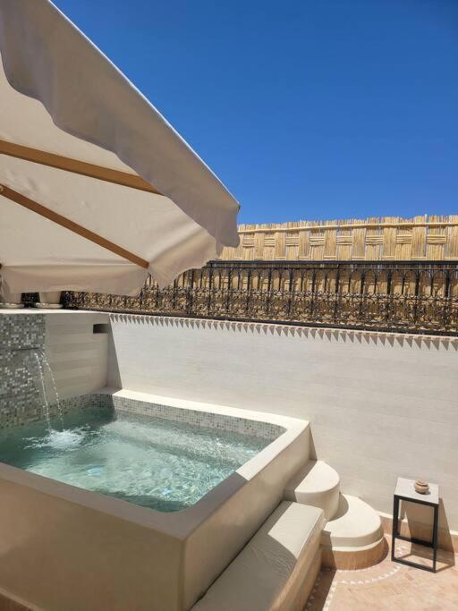 Riad Isahiac Avec Piscine En Exclusivite Marrakesh Ngoại thất bức ảnh