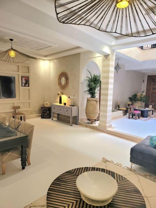 Riad Isahiac Avec Piscine En Exclusivite Marrakesh Ngoại thất bức ảnh