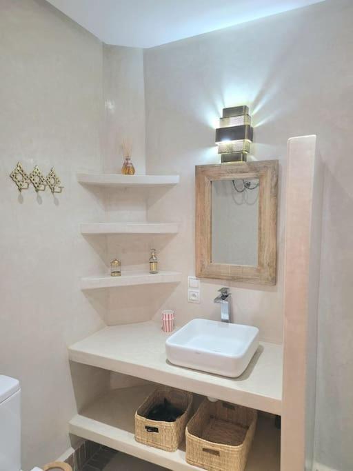 Riad Isahiac Avec Piscine En Exclusivite Marrakesh Ngoại thất bức ảnh