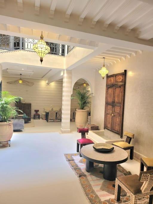 Riad Isahiac Avec Piscine En Exclusivite Marrakesh Ngoại thất bức ảnh
