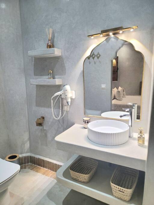 Riad Isahiac Avec Piscine En Exclusivite Marrakesh Ngoại thất bức ảnh